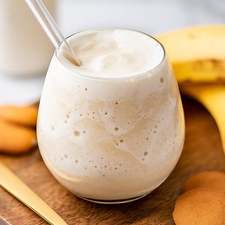 Thick & Frosty Banana Milkshake: No Ice Cream Needed